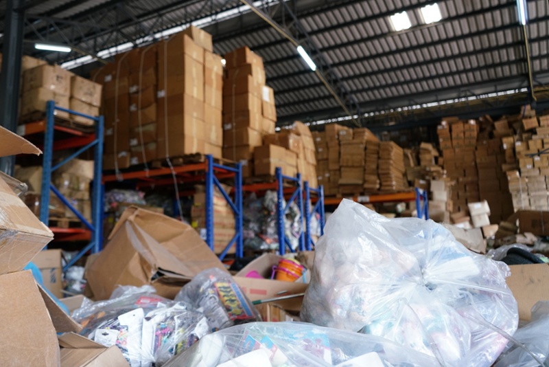 Warehouse-waste-boxes